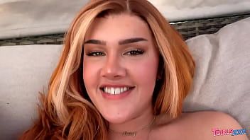 Reproducir Grooby girl daisy taylor masturbándose su hermosa girlcock