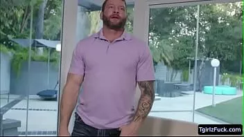 Jouer Horny ts chelsea poe souffle sur la bite de stepbros