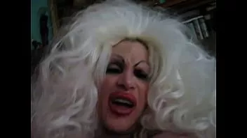 Oynat Tranny sürtme sosisler w/ düz komşu