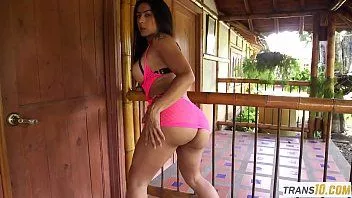 play Bigbooty latin tgirl diisi oleh kontol keras