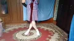 Afspelen Sletterige Femboy Shemale Ketty pleziert zichzelf in het openbaar